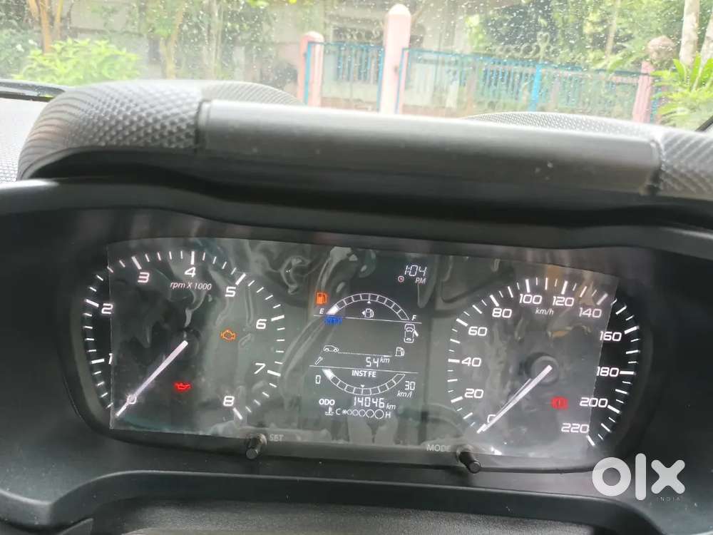 Tata Altroz 2022 Petrol 14000 Km Driven.all Documents Up To Date.