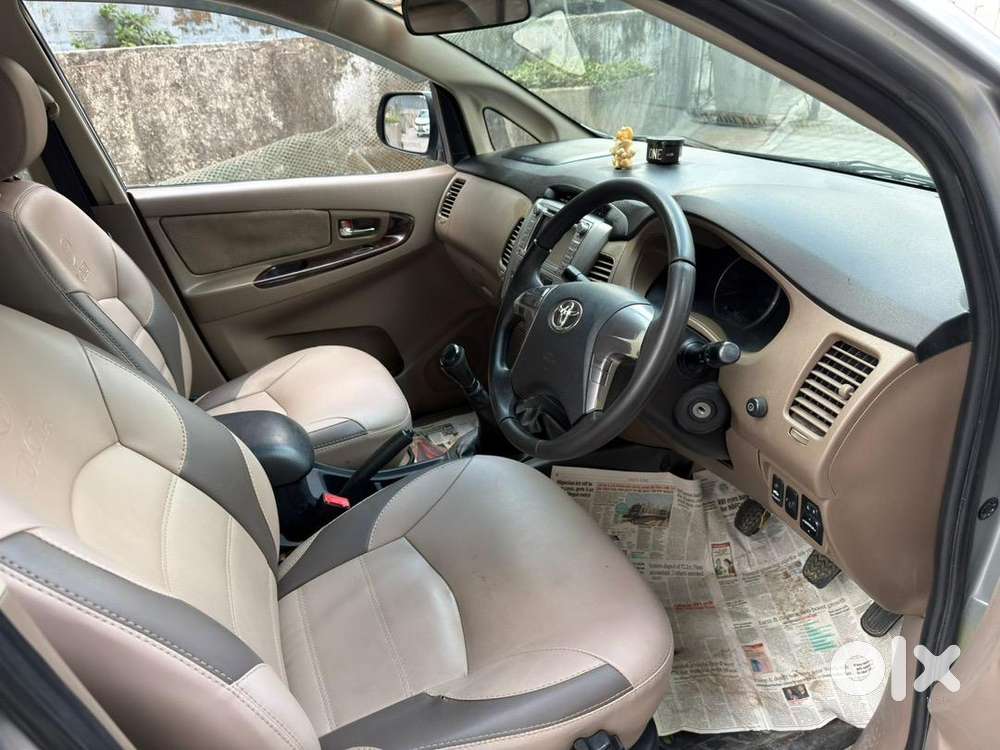 Toyota Innova 2015 Diesel 180000 Km Driven