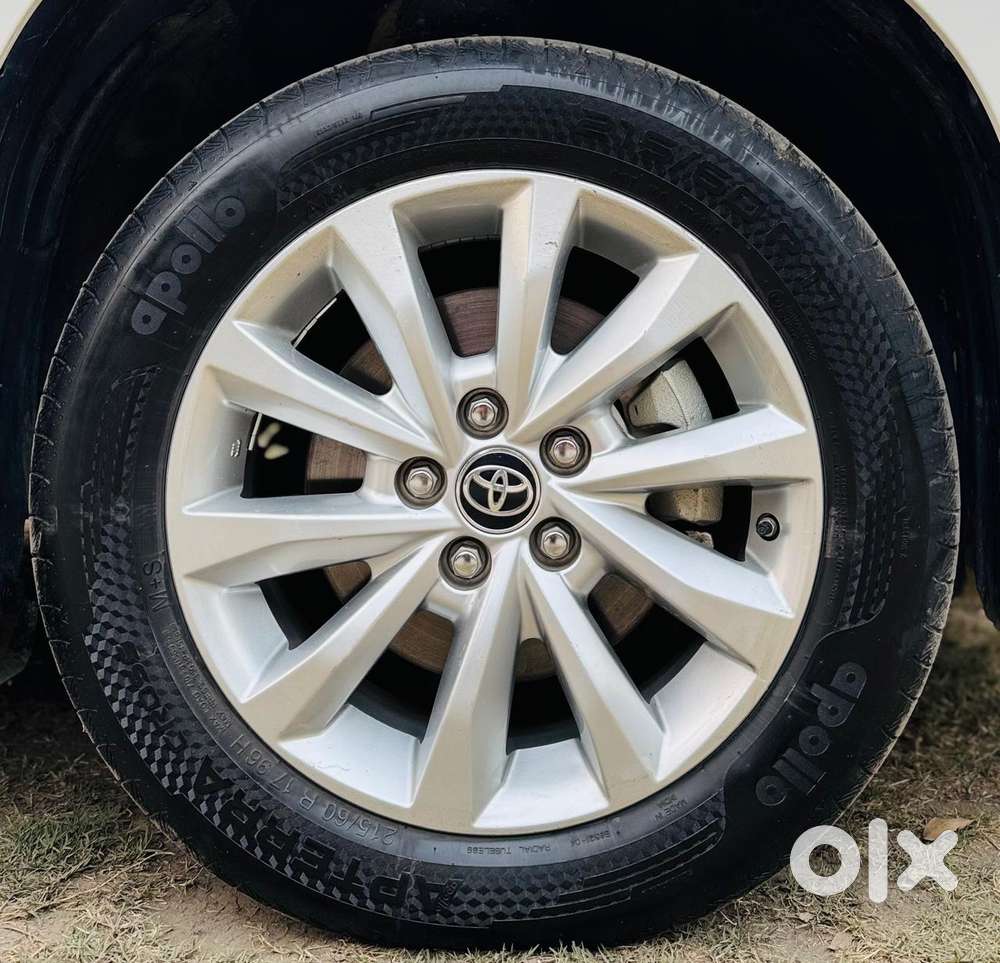 Toyota Innova Crysta 2.4 Vx Mt, 2022, Diesel