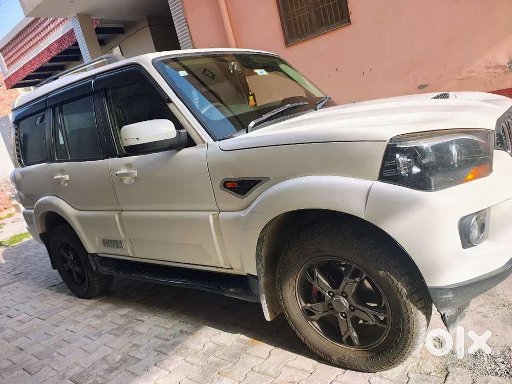 Mahindra Scorpio S10 Amt