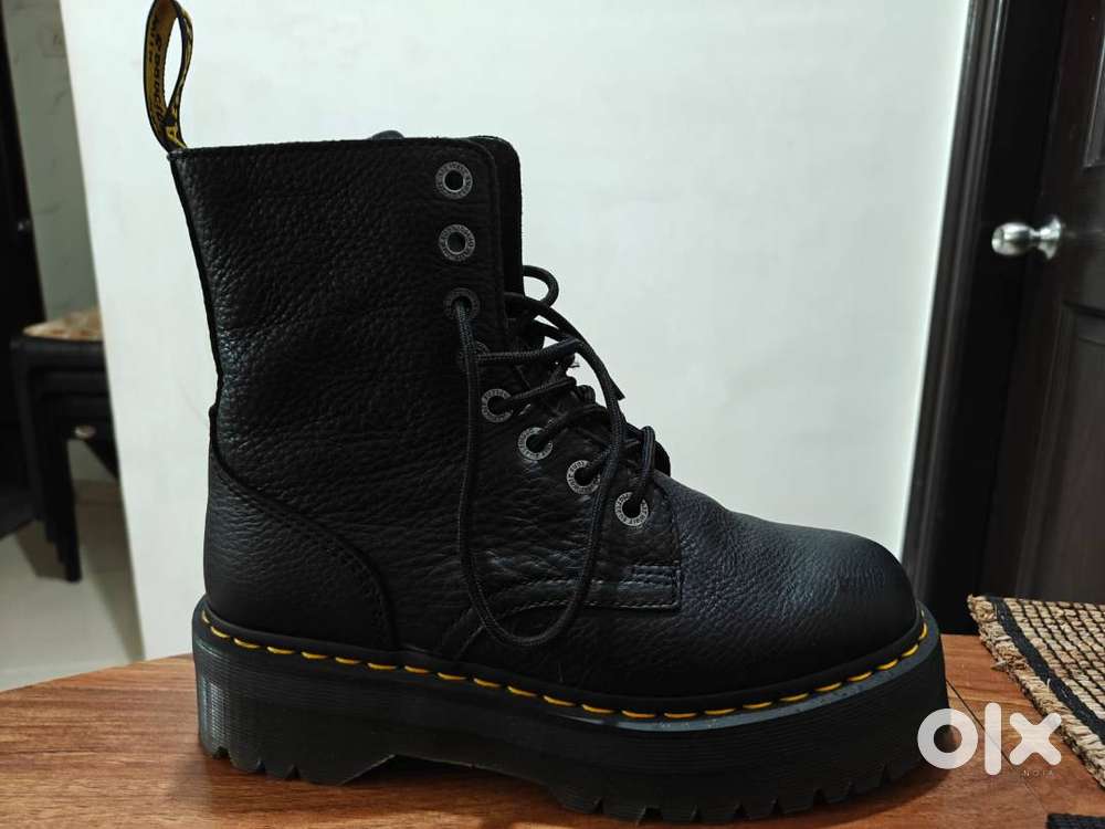Mens/Womens Boots : Dr Martens Jadon III boots - Men in undefined