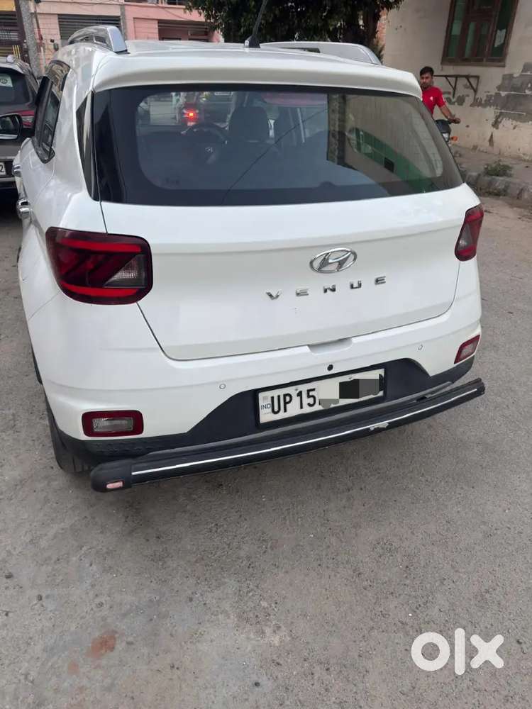 Hyundai Venue 2023 Petrol Well Maintained