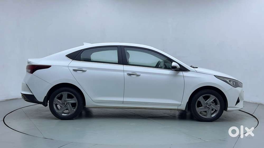 Hyundai Verna 1.5 Sx Ivt, 2022, Petrol