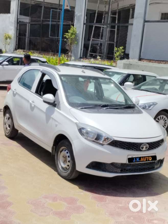Tata Tiago 1.2 Revotron Xt (o), 2018, Petrol