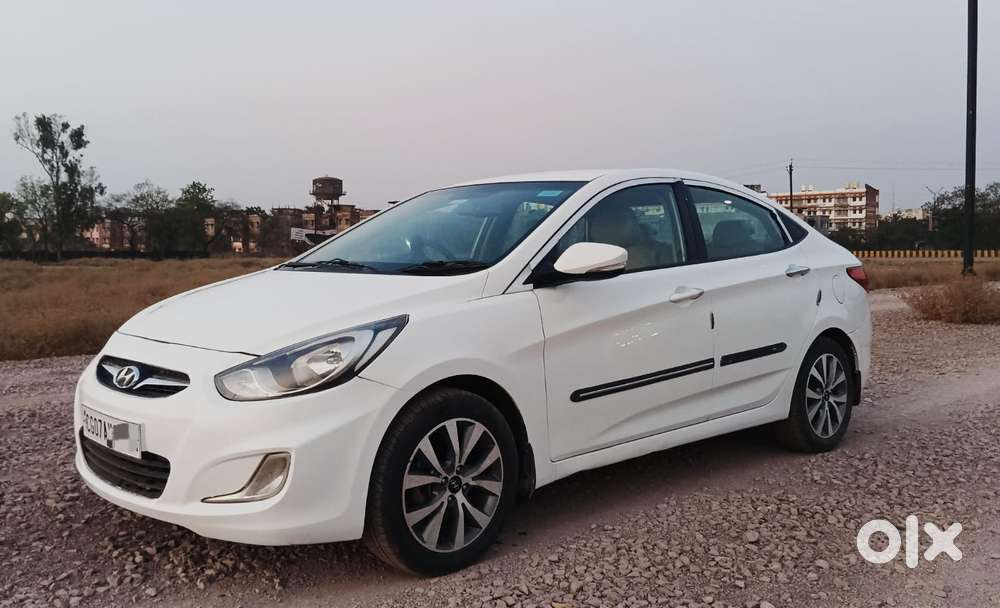 Hyundai Verna Fluidic 1.6 Vtvt Sx Opt, 2015, Petrol