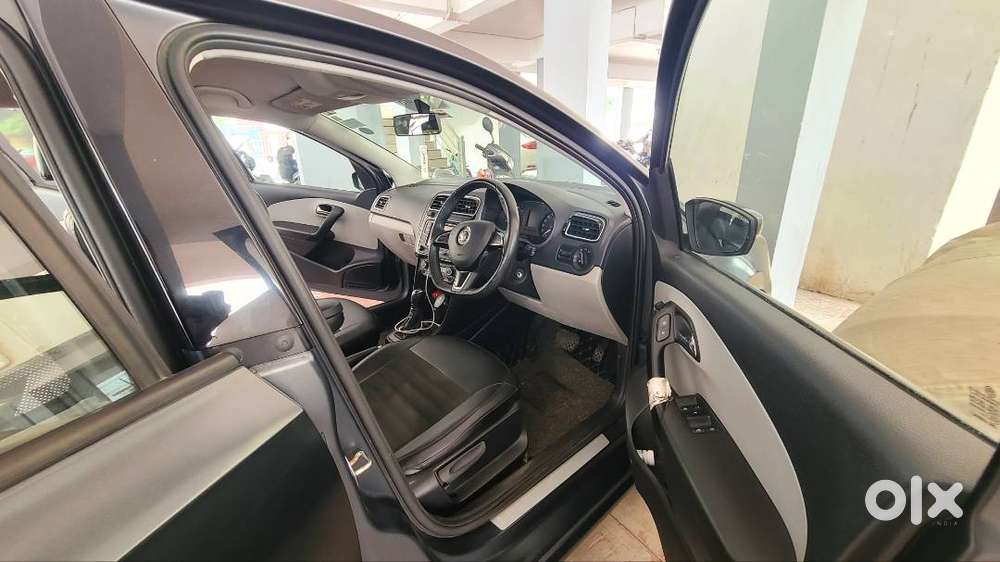 Skoda Rapid Matte Color Limited Edition Auto Gair Car.  1st Owner 4200