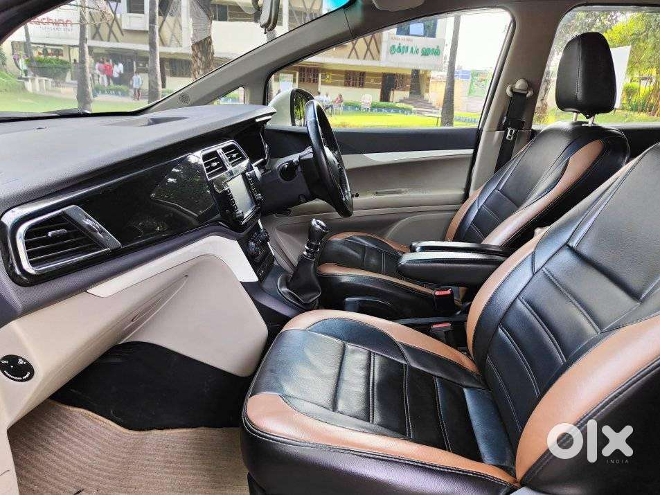 Mahindra Marazzo M6, 2019, Diesel