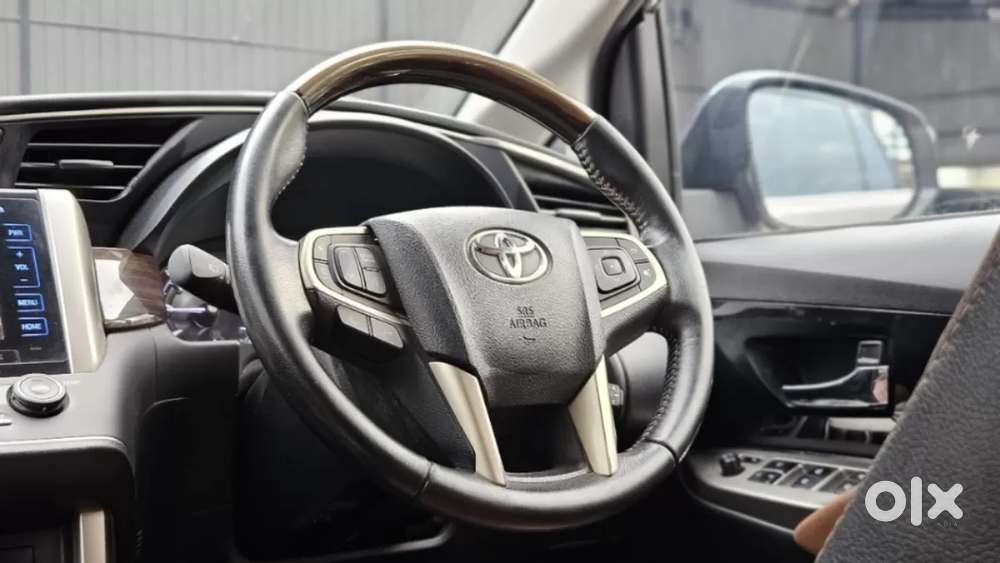 Toyota Innova Crysta 2.8 Zx At 7 Seater, 2016, Diesel