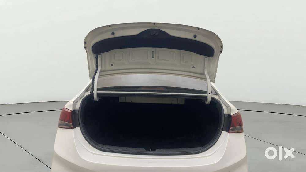 Hyundai Verna 1.6 Vtvt Sx, 2019, Petrol