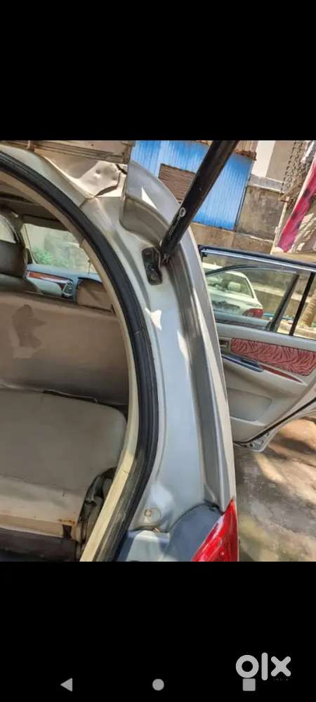 Toyota Innova Hycross 2009 Diesel 185000 Km Driven