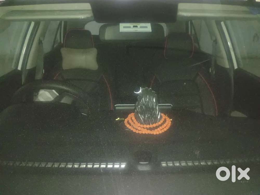 Hyundai Venue 2024 S Petrol 14,000 Km Driven Showroom Condition.
