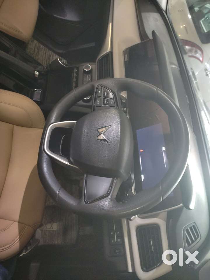 Mahindra Xuv700 2.2 Ax 5 Diesel At 7 Str, 2024, Diesel