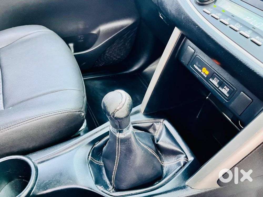 Toyota Innova Crysta 2.4 V 7 Str, 2016, Diesel