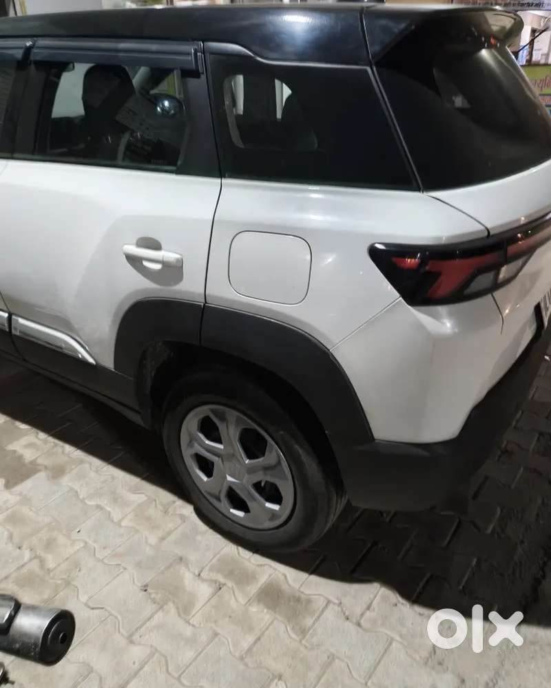Maruti Brezza 1.5 Vxi 2025