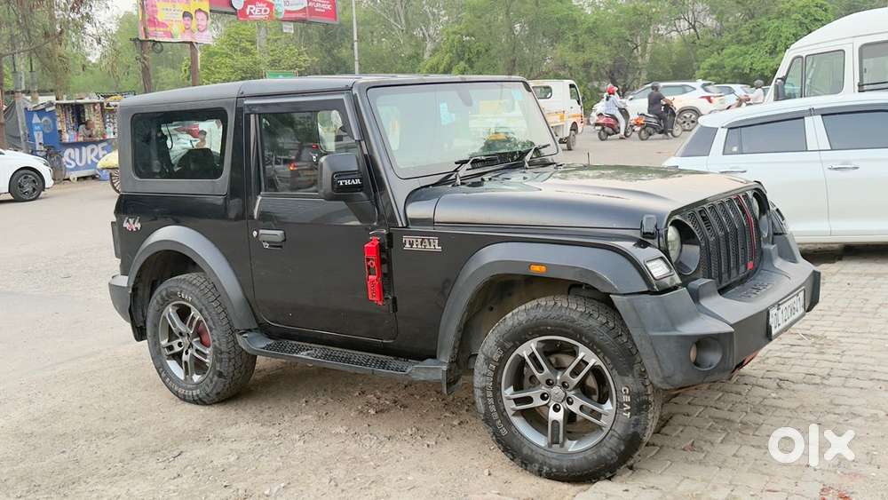 Mahindra Thar Petrol 2023