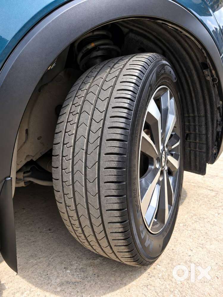 Mahindra Xuv300 W8 Option Dual Tone, 2019, Petrol