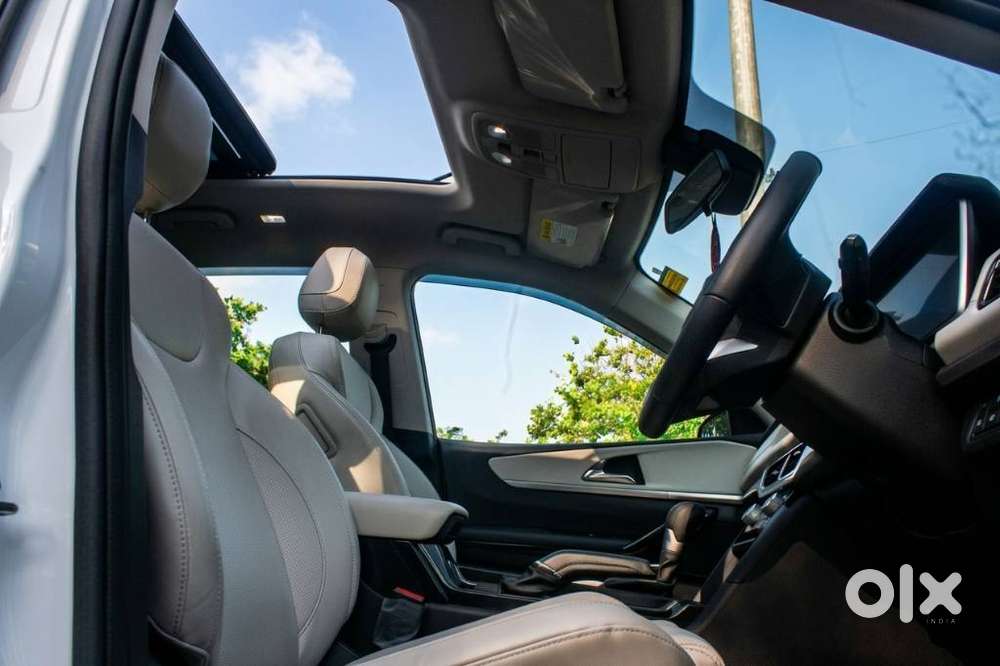Mahindra Xuv700 2.2 Ax 7 Diesel At Str Awd, 2024, Diesel