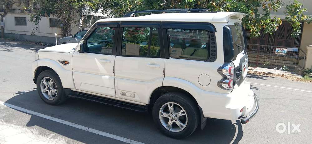 Mahindra Scorpio S10, 2015, Diesel