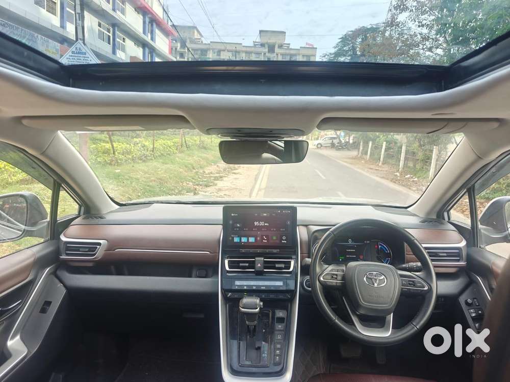 Toyota Innova Hycross 2.0 Vx Hybrid 8 Str, 2025, Petrol