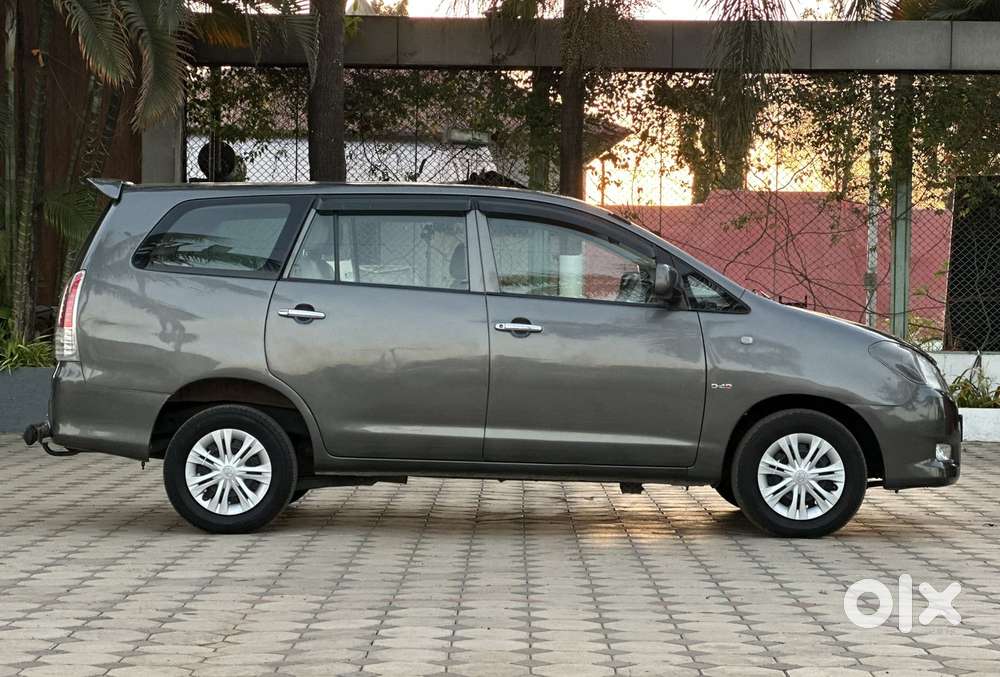 Toyota Innova 2.5 G (diesel) 7 Seater, 2011, Diesel
