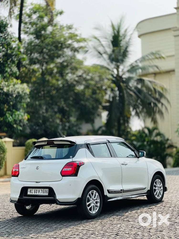 Maruti Suzuki Swift 1.3 Zxi, 2023, Petrol