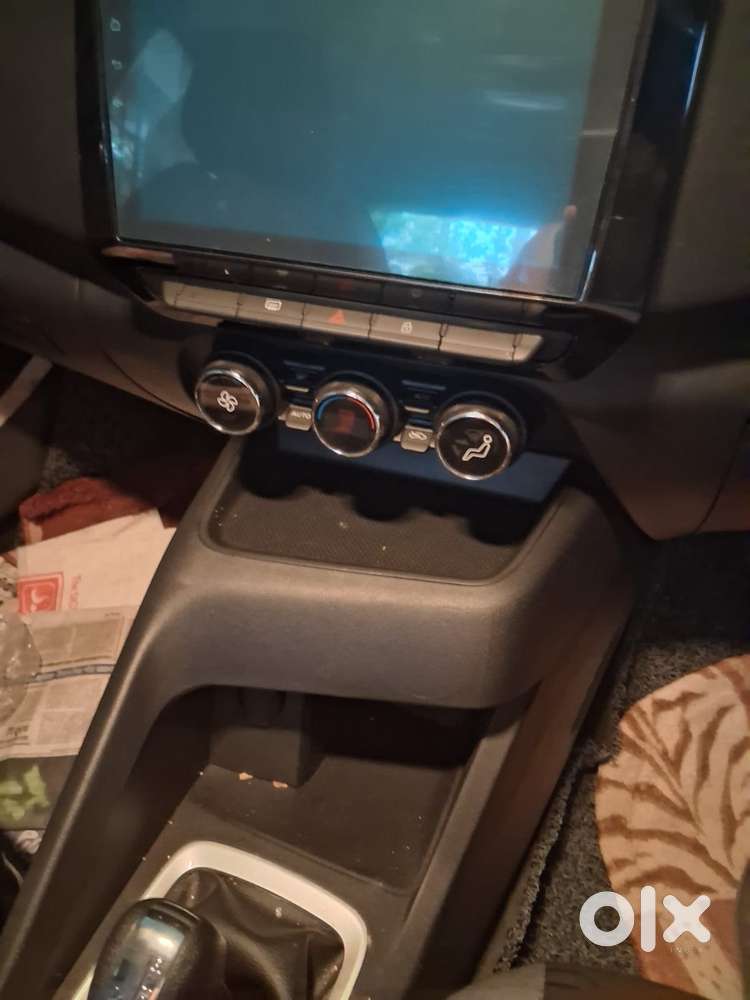 Nissan Magnite 1.0 Xv Premium, 2025, Petrol