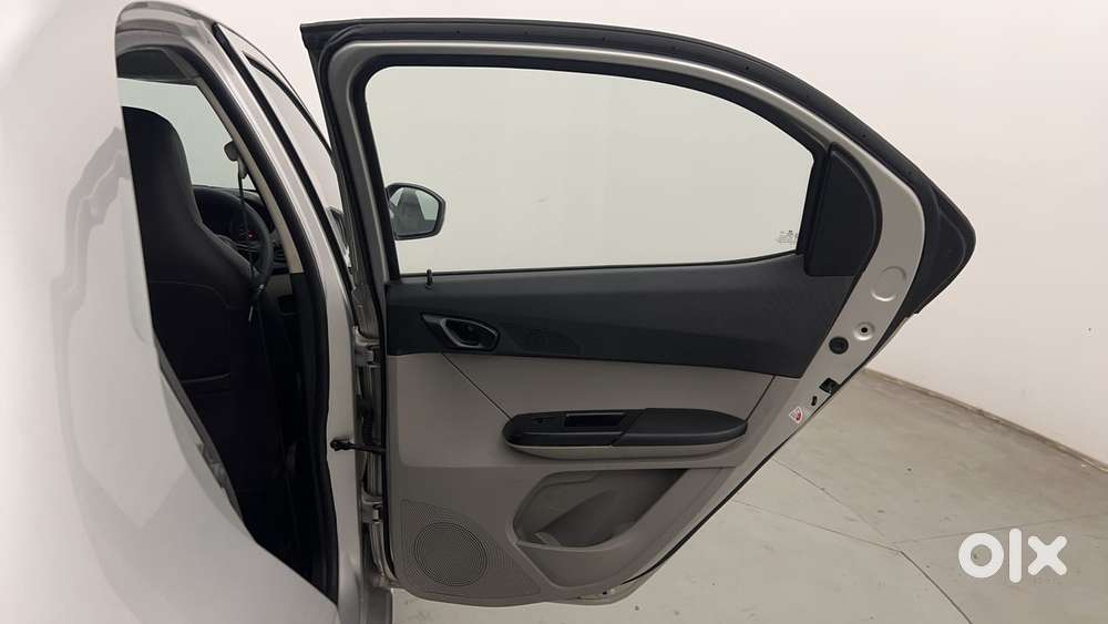 Tata Tiago 1.2 Revotron Xm, 2018, Petrol