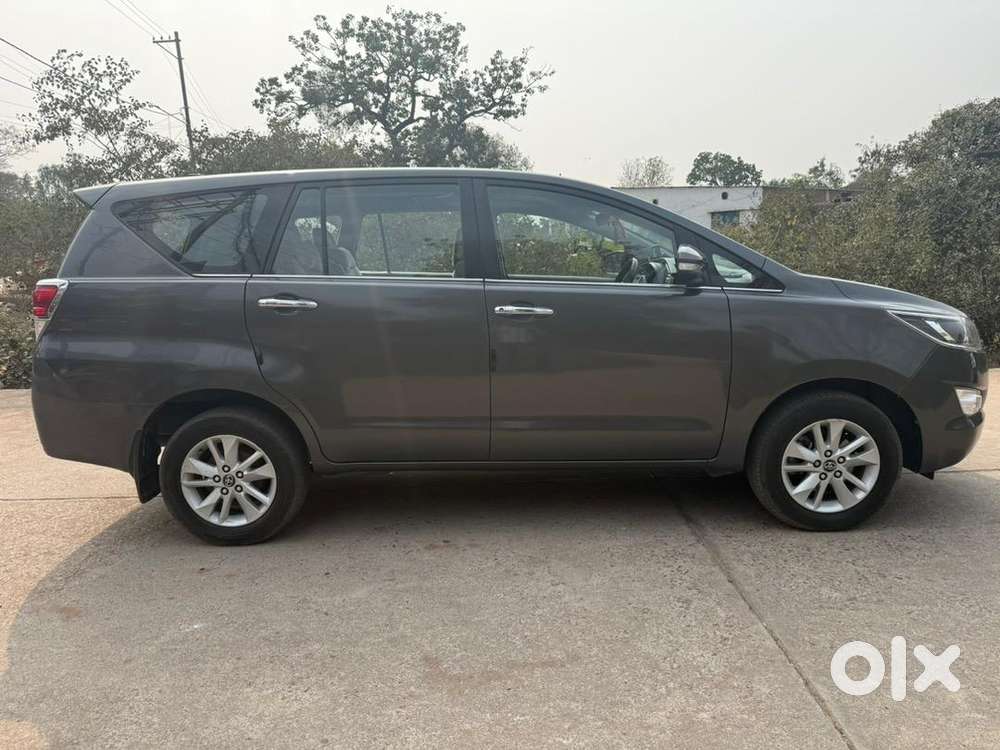 Toyota Innova Crysta 2016 Diesel Well Maintained