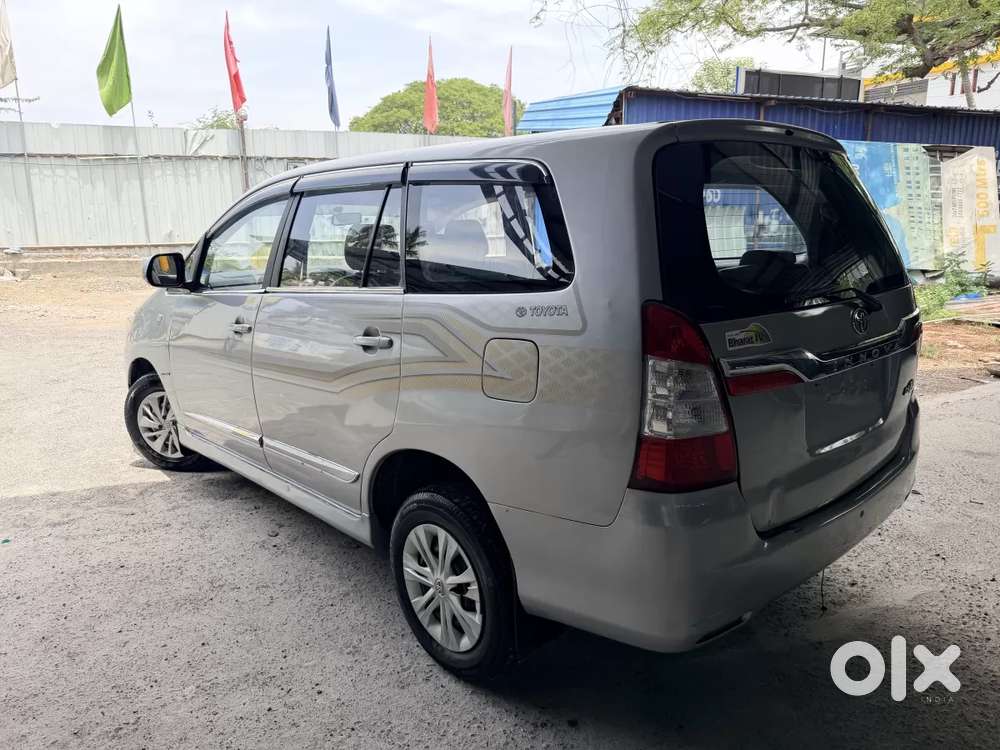 Toyota Innova 2.5 G (diesel) 8 Seater Bs Iv, 2015, Diesel