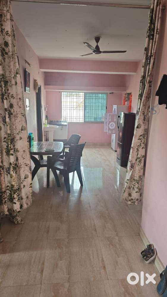 Semi furnished fully indipendent only for girls