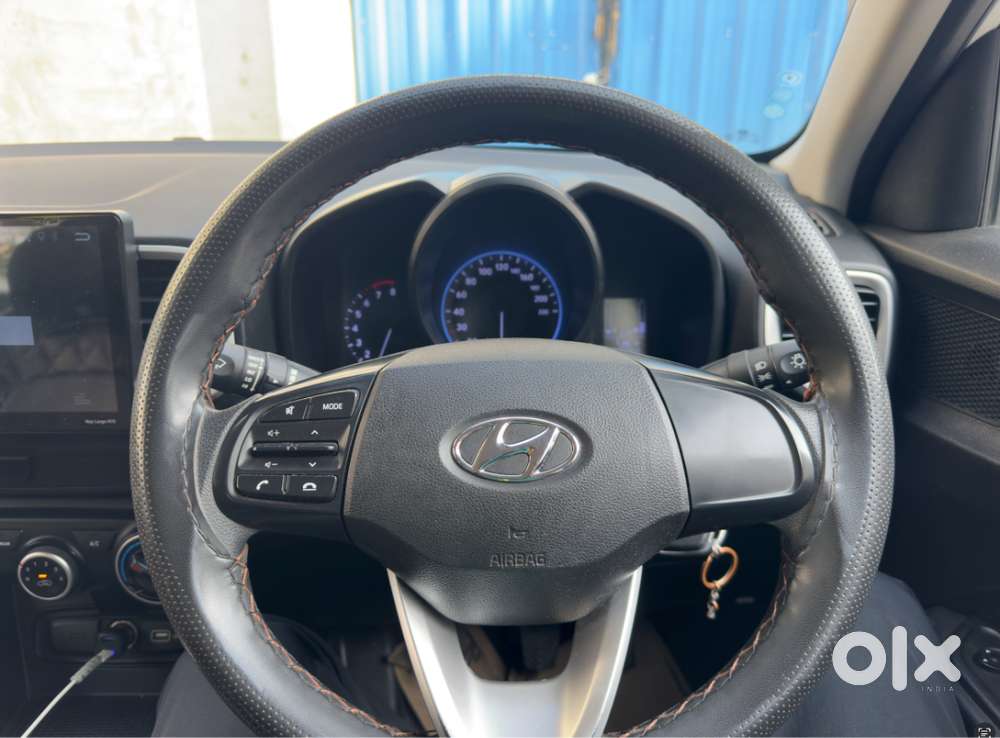 Hyundai Venue 2021 Net Condition, Single Hand Driving
