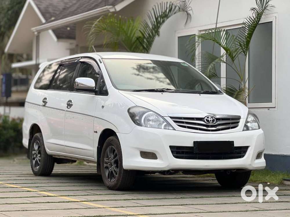 Toyota Innova 2.5 V 7 Str, 2011, Diesel