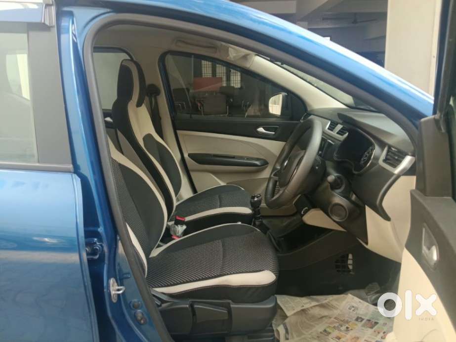 Renault Triber Rxz, 2022, Petrol