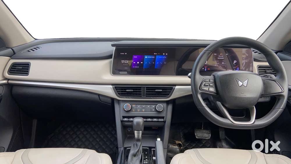 Mahindra Xuv700 2.0 Ax 5 Petrol At Str, 2022, Petrol