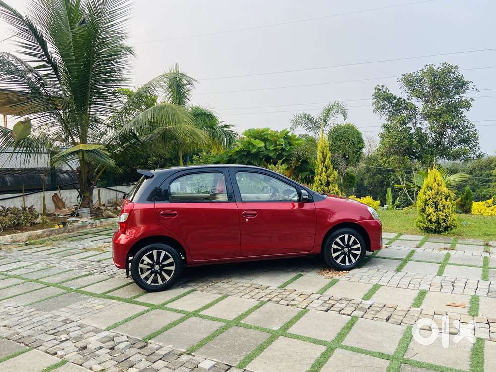 Toyota Etios Liva V Dual Tone, 2018, Petrol