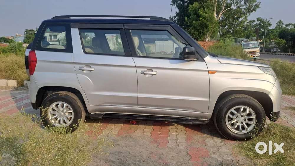 Mahindra Tuv 300 Mhawk100 T8 Dual Tone, 2017, Diesel