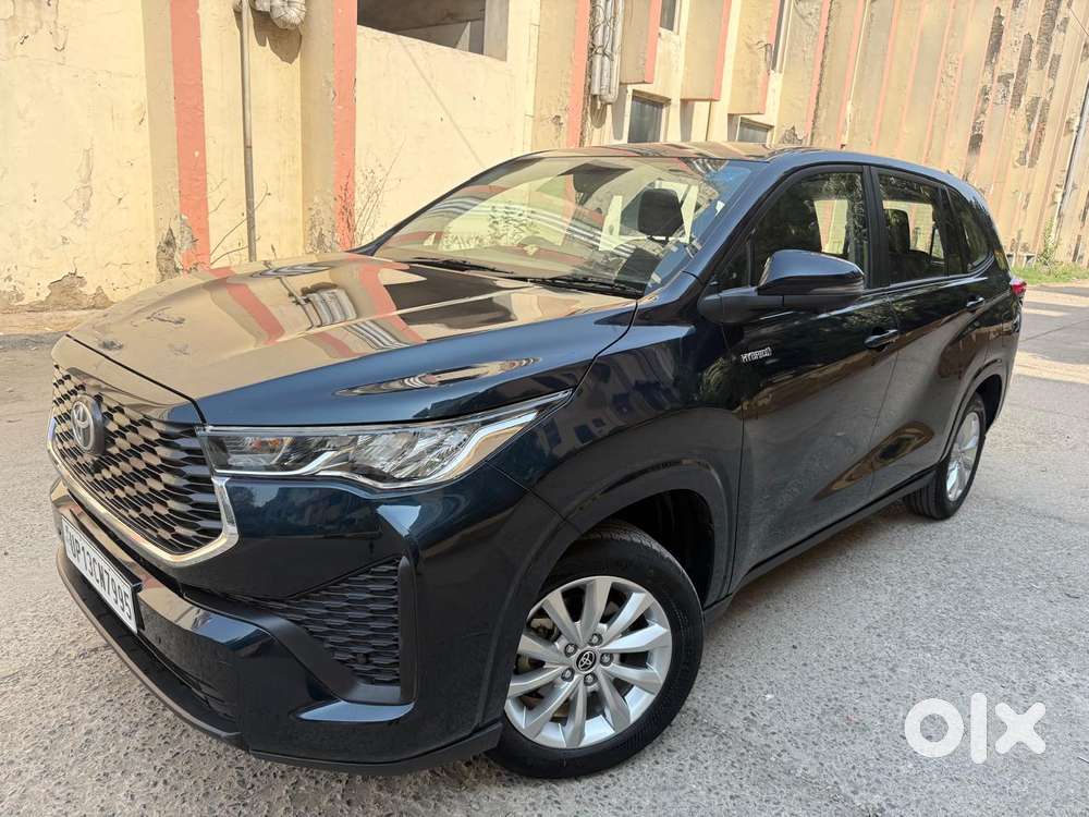 Toyota Innova Hycross 2.0 Vx Hybrid 7 Str, 2025, Petrol