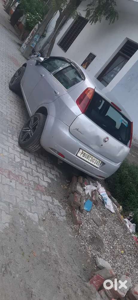 Fiat Punto 1.4 Emotion 2014 Car