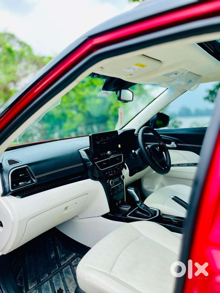 Mahindra Xuv 3xo, 2025, Petrol