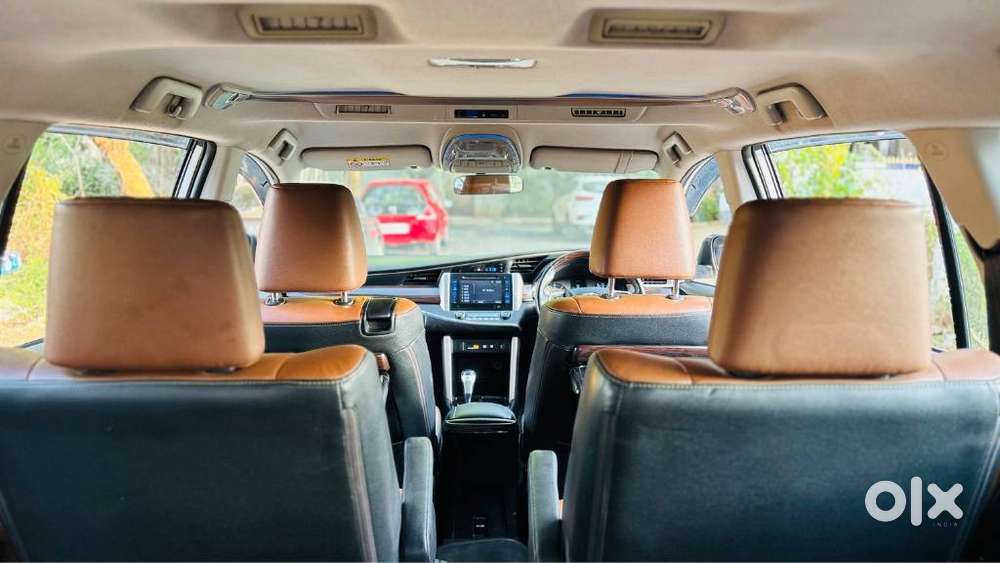 Toyota Innova Crysta 2.8 Zx At 7 Seater, 2017, Diesel