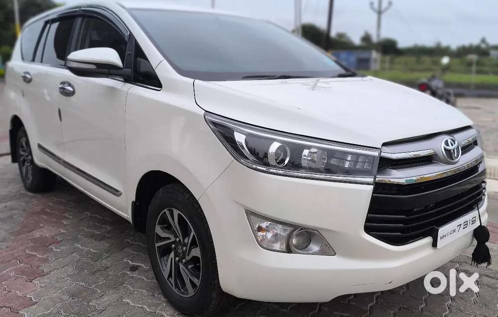 Innova Crysta 2.4 Vx Mt Very Good Condition Just Now Service Done
