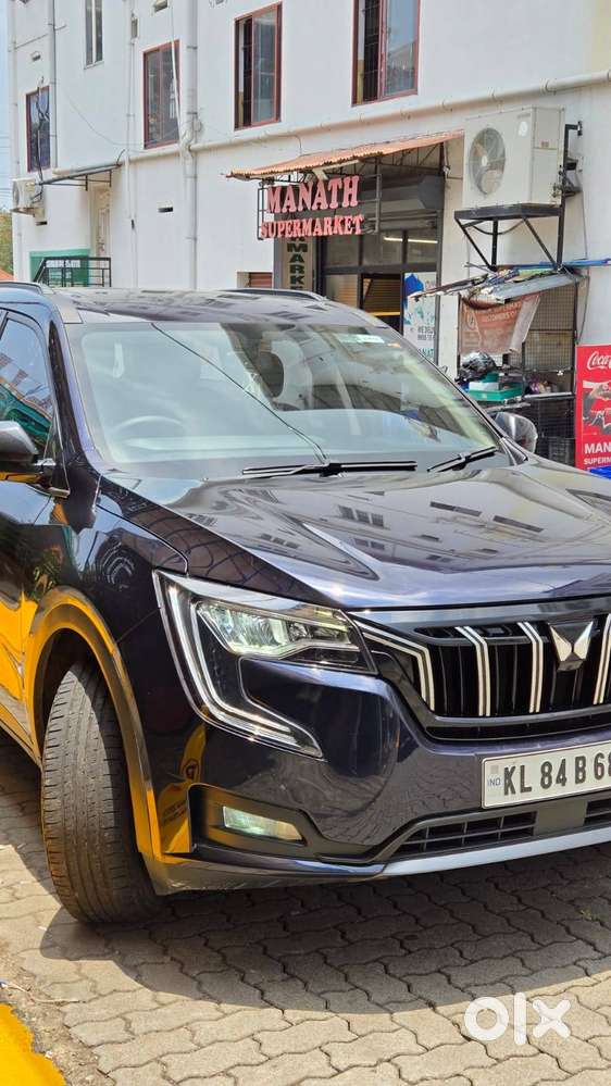 Mahindra Xuv700 2023 Petrol Well Maintained