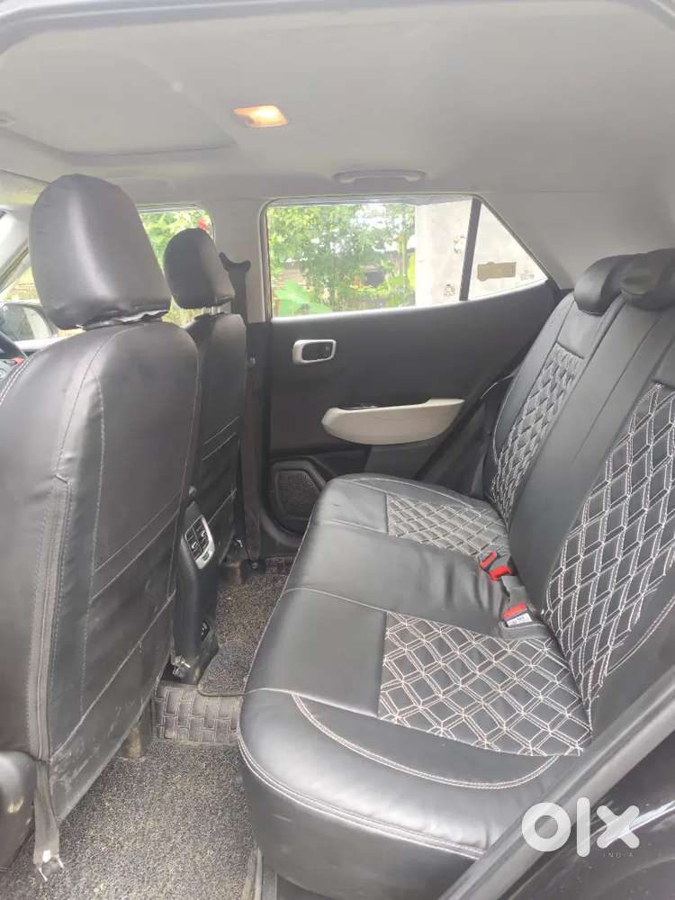 Hyundai Venue 2024 Petrol Well Maintained