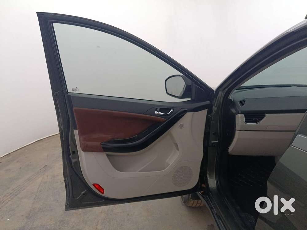 Tata Nexon 1.2 Revotron Xz Plus Dual Tone Roof (s), 2021, Petrol