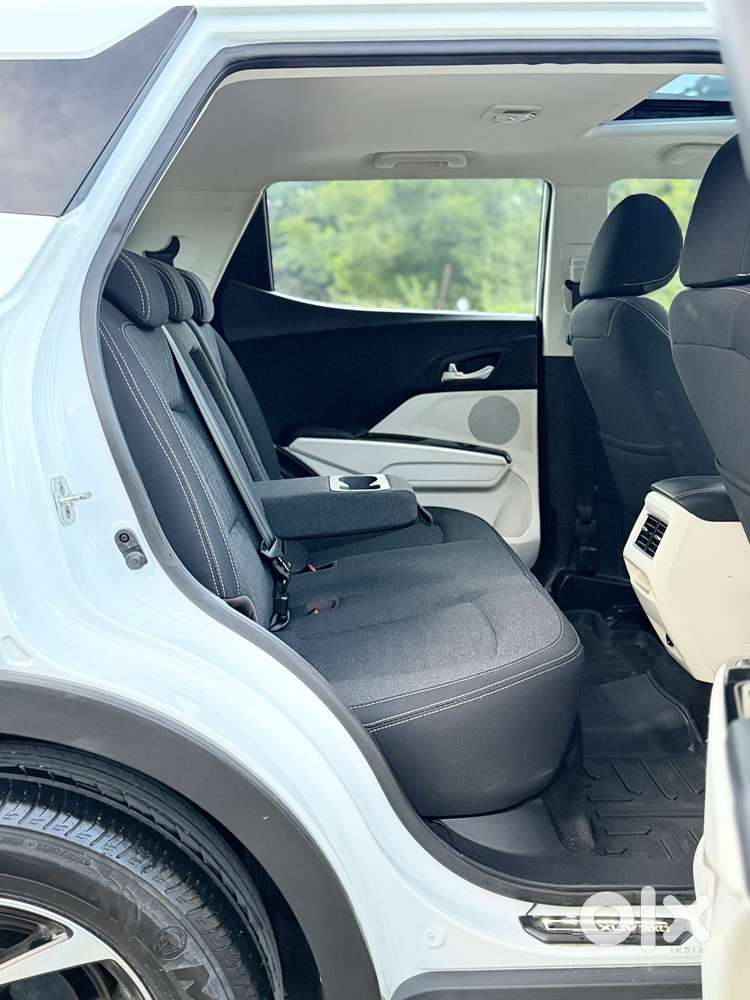 Mahindra Xuv 3xo Ax5 1.5 Diesel Autoshift Plus, 2025, Diesel