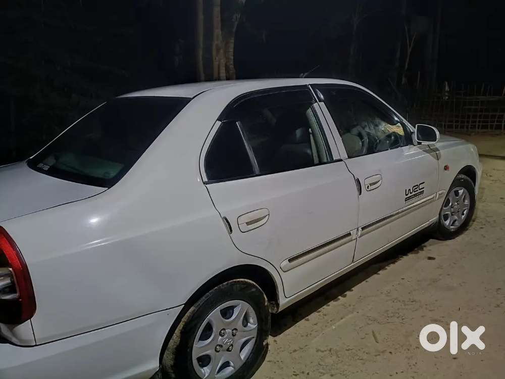Hyundai Accent Hatchback 15 Petrol 100000 Km Driven