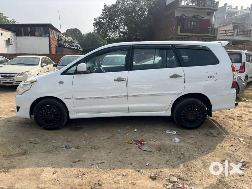 Toyota Innova Hycross 2012 Diesel Manual