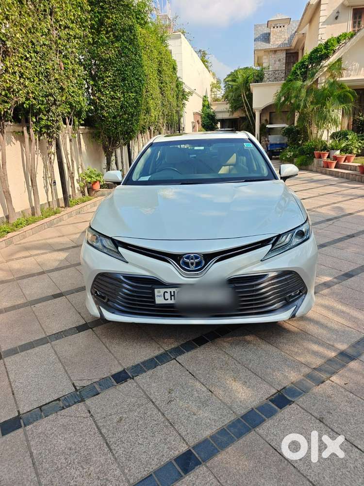 Toyota Camry Hybrid 2020