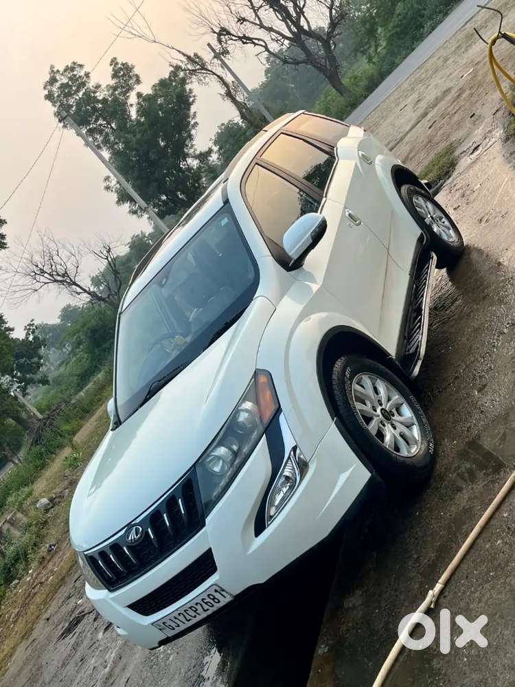 Mahindra Xuv W10 2016