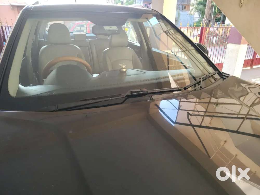 Xuv 300 Top End Black Diesel, 6 Gear Manual Transmission